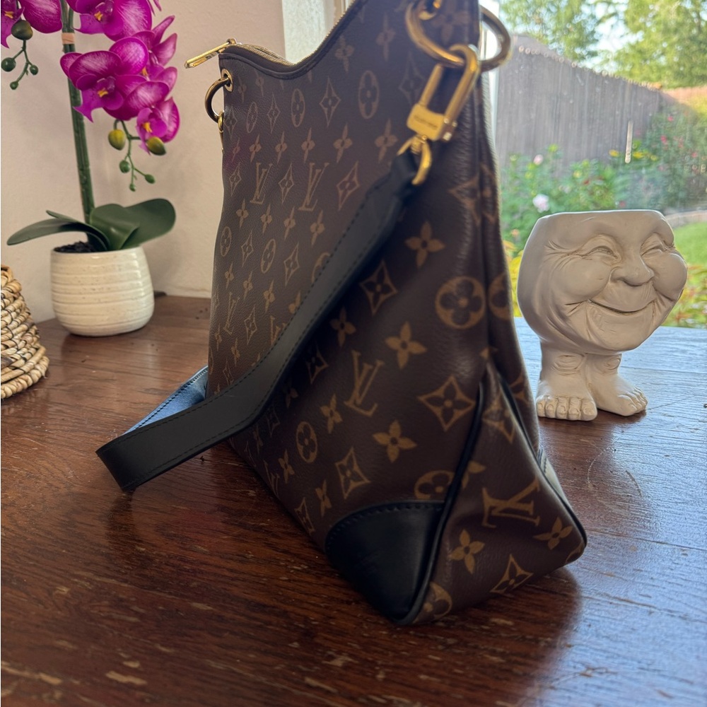 Louis Vuitton Brown and Black Shoulder Bag - Picture 6 of 11